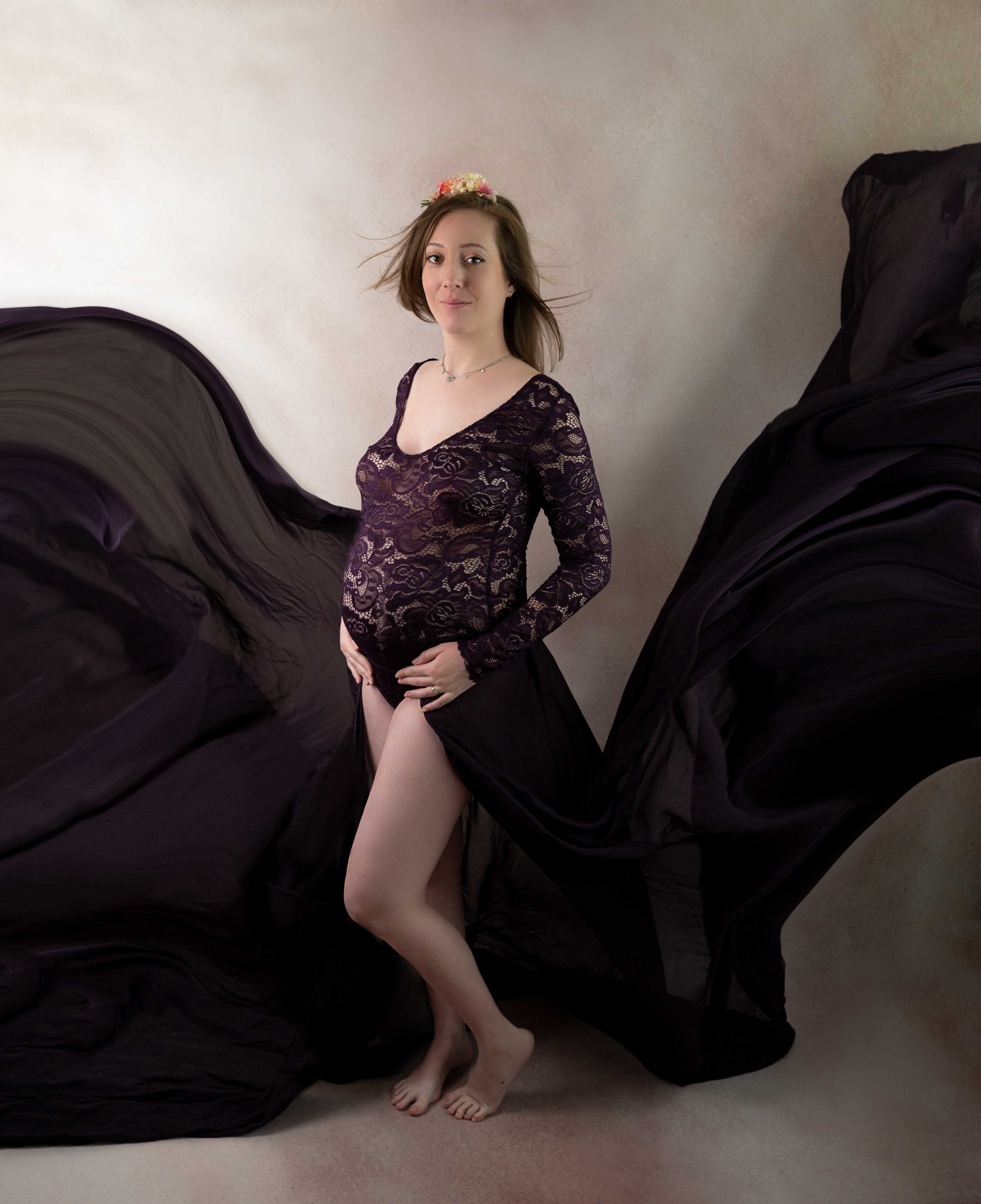 Femme enceinte robe violette shooting grossesse photographe grossesse Houilles photographe grossesse Carrières-sur-Seine photographe grossesse Sartrouville photographe grossesse Maisons-Laffitte photographe grossesse Montesson photographe grossesse Rueil-Malmaison photographe grossesse Nanterre photographe grossesse Colombes photographe grossesse La Garenne-Colombes photographe grossesse Yvelines photographe grossesse Hauts-de-Seine photographe grossesse Val d'Oise photographe grossesse Ile-de-France  photographe grossesse Paris