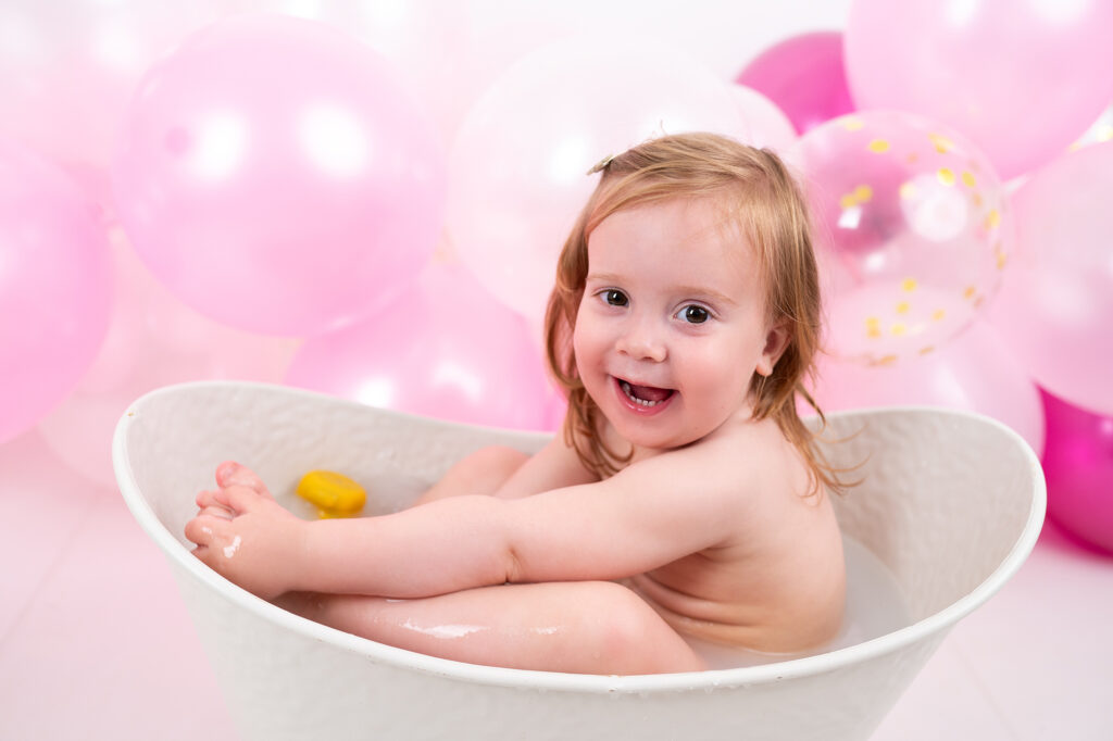 petite fille de deux ans photographe Houilles photographe bébé Sartrouville photographe bébé Carrières-sur-Seine photographe bébé Maisons-Laffitte photographe bébé Rueil-Malmaison photographe bébé Yvelines photographe bébé Ile de France photographe bébé Paris