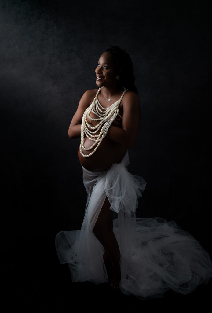 Femme enceinte collier voile en tulle photographe grossesse Houilles shooting grossesse Houilles photographe grossesse Carrières-sur-Seine photographe grossesse Sartrouville photographe grossesse chatou photographe grossesse Montesson photographe grossesse Maisons Laffitte photographe grossesse Versailles photographe grossesse yvelines photographe grossesse Paris