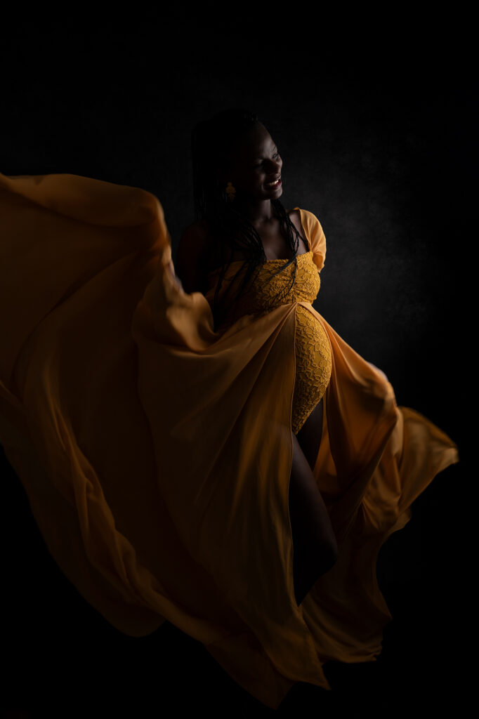 Femme enceinte robe jaune danse photographe grossesse Houilles shooting grossesse Houilles photographe grossesse Carrières-sur-Seine photographe grossesse Sartrouville photographe grossesse chatou photographe grossesse Montesson photographe grossesse Maisons Laffitte photographe grossesse Versailles photographe grossesse yvelines photographe grossesse Paris