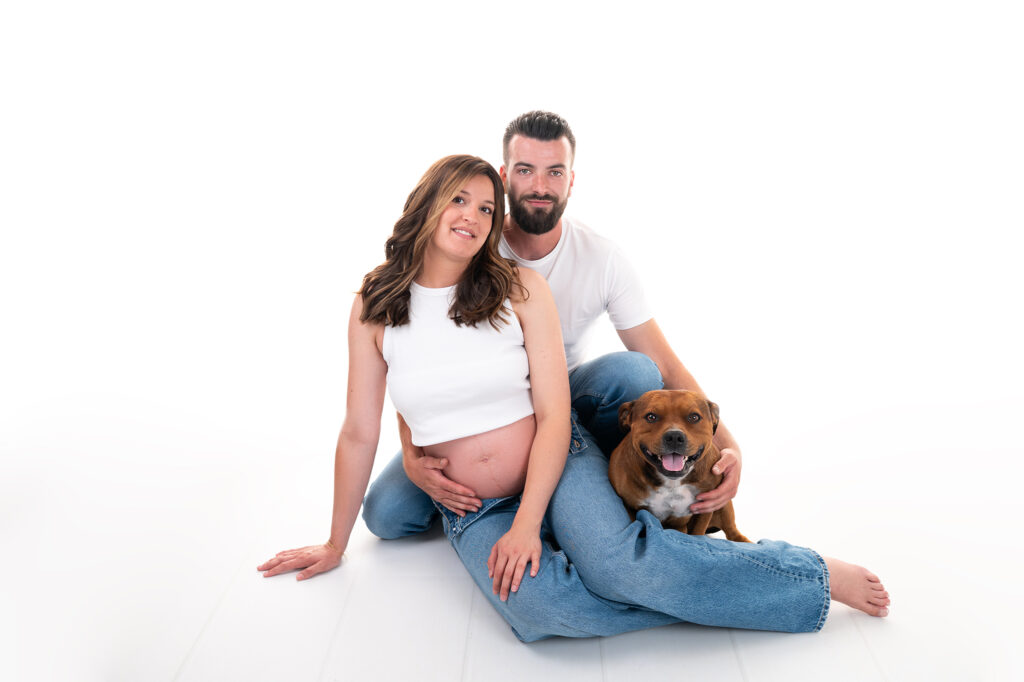 Couple de futurs parents chien impliquer le papa photographe grossesse houilles shooting grossesse houilles photographe grossesse carrières-sur-seine photographe grossesse sartrouville photographe grossesse chatou photographe grossesse maisons-laffitte photographe grossesse le vésinet photographe grossesse bougival photographe grossesse nanterre photographe grossesse la garenne-colombes photographe grossesse yvelines photographe grossesse hauts de seine photographe grossesse val d'oise photographe grossesse ile-de-france photographe grossesse paris