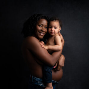 Femme enceinte robe à paillettes. Le déroulement d'une séance photo grossesse à Houilles. photographe grossesse Houilles shooting grossesse Houilles photographe grossesse yvelines shooting grossesse yvelines photographe grossesse hauts de seine shooting grossesse hauts de seine photographe grossesse val d'oise shooting grossesse val d'oise photographe grossesse paris shooting grossesse paris